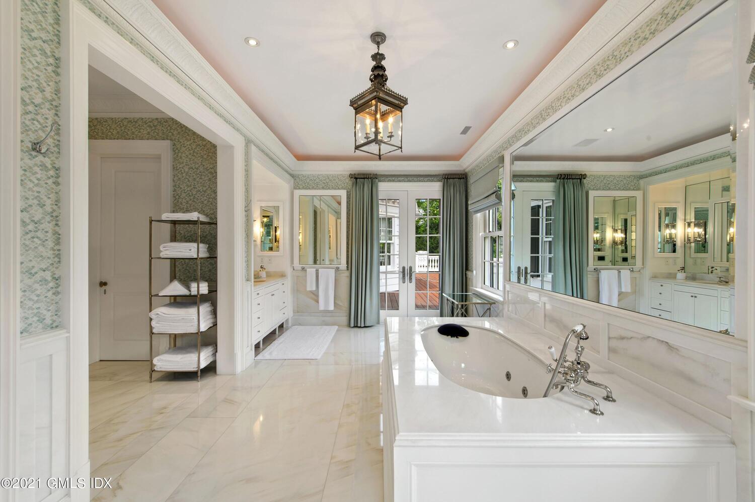 tommy hilfiger stonehill 435 429 round hill road greenwich CT