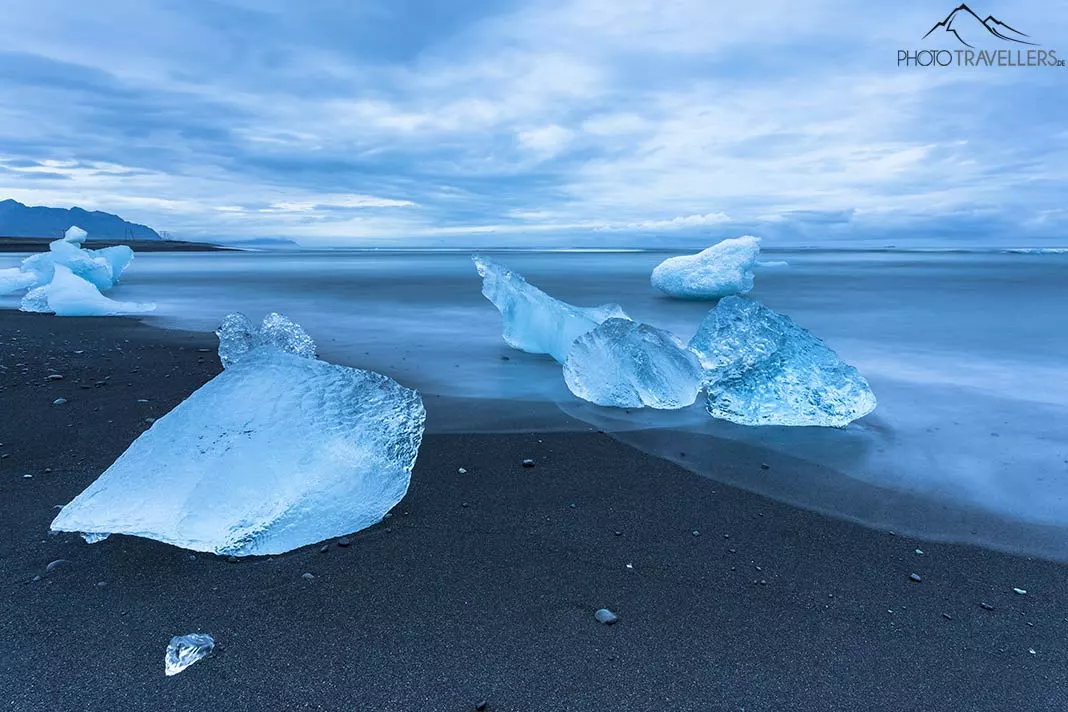 Eisbrocken am Diamond Beach in Island