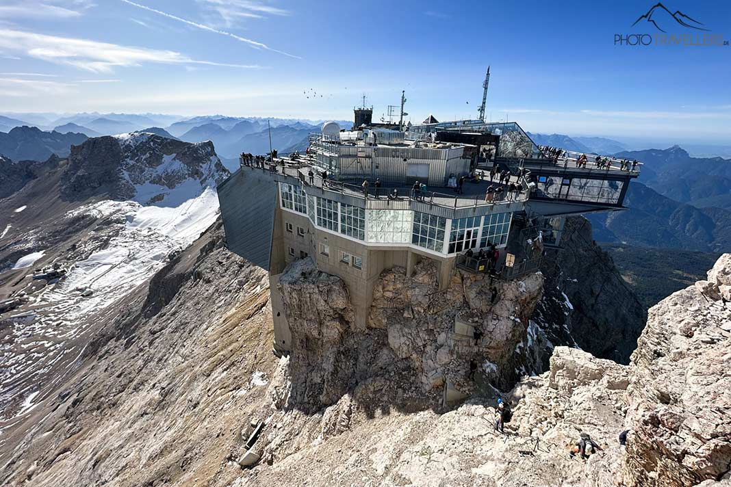 Der Gipfelaufbau auf der Zugspitze