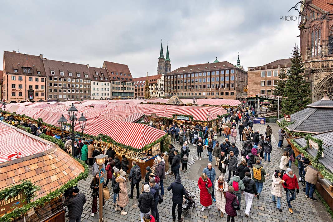 Besucher auf dem Nürnberger Christkindlesmarkt