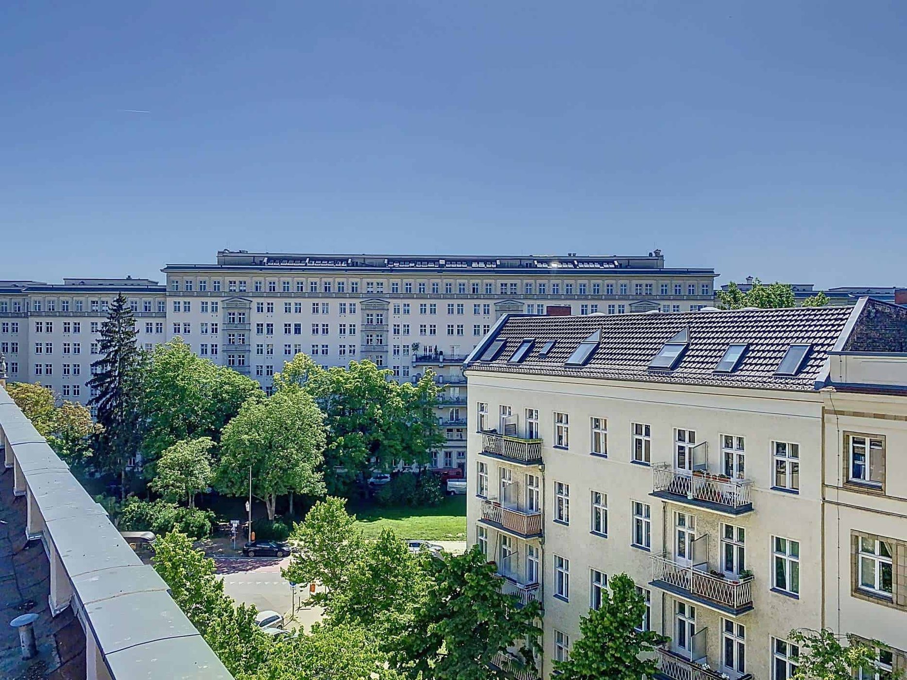 Denkmalensemble der Karl-Marx-Alee und unverbaubarer Ausblick