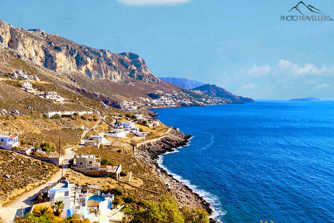 Häuser einer Küstensiedlung auf Kalymnos