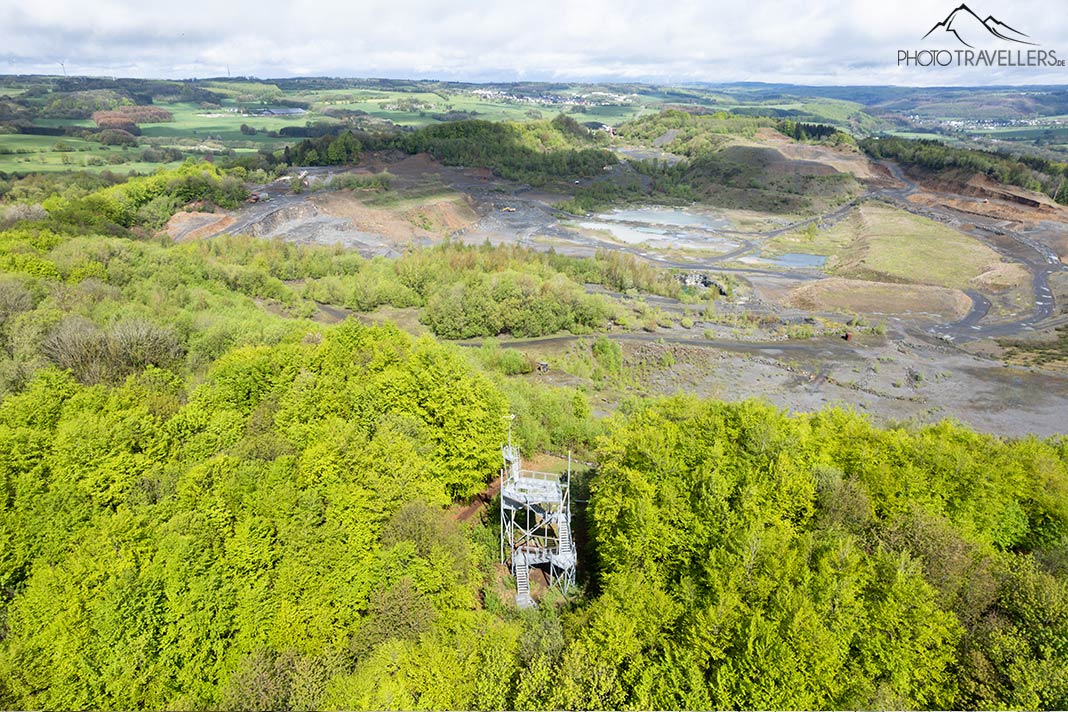 Blick aus der Luft auf die Aussichtswarte Stöffel-Park