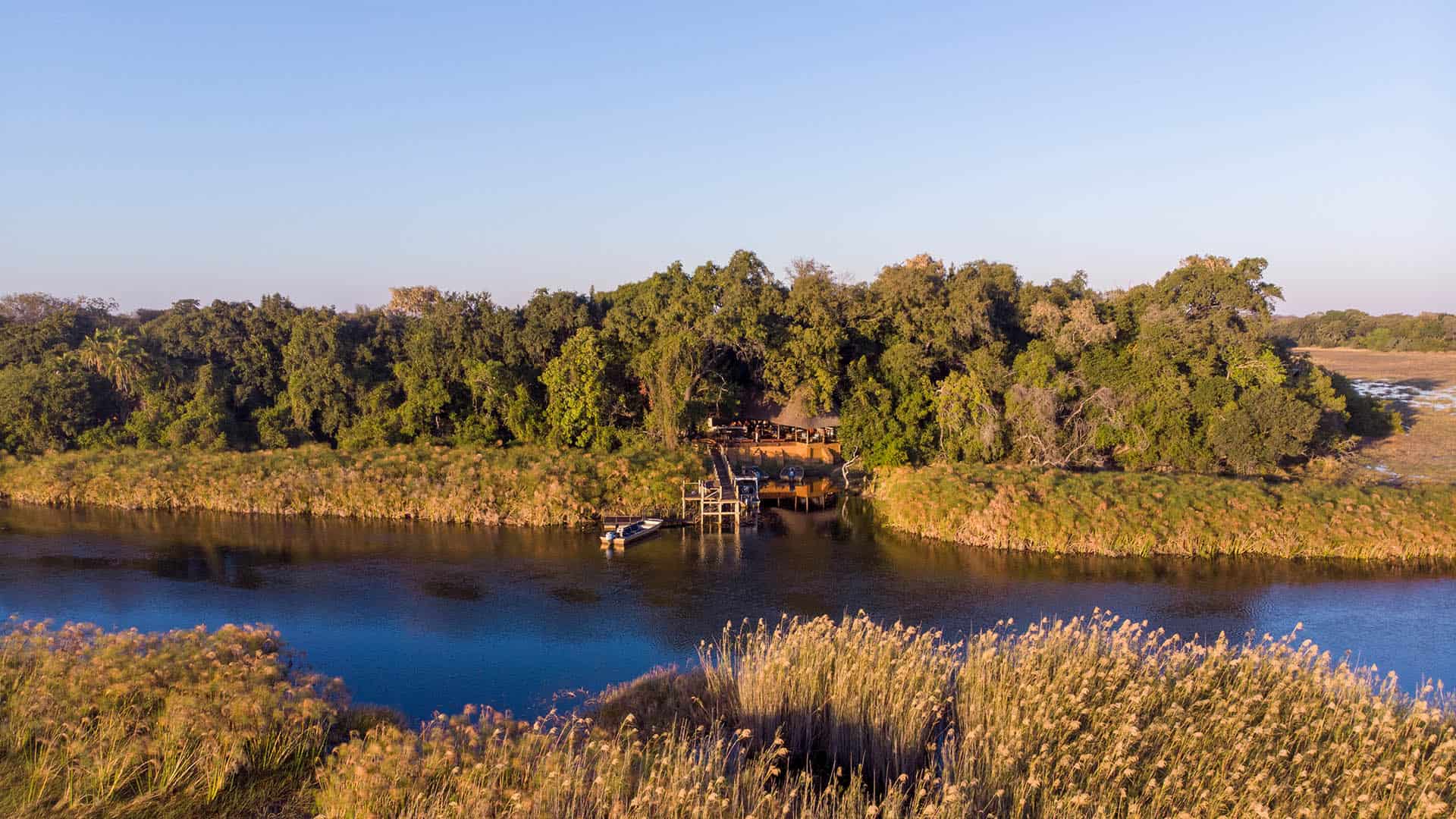 Nxamaseri Island Lodge (Foto: Desert & Delta Safaris, beigestellt)