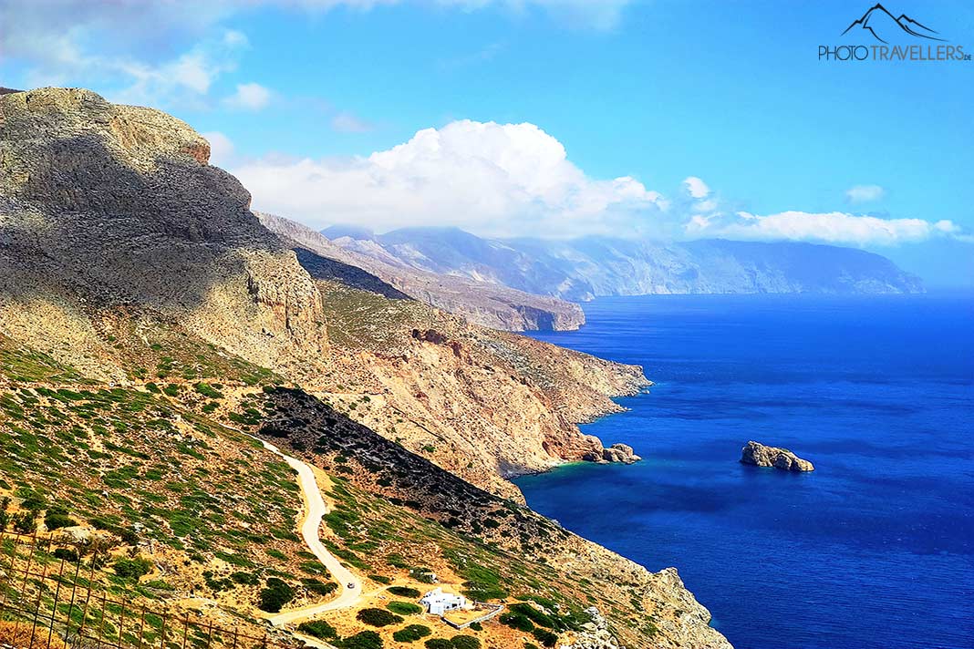 Der Bergrücken von Amorgos zieht sich über die gesamte Insel