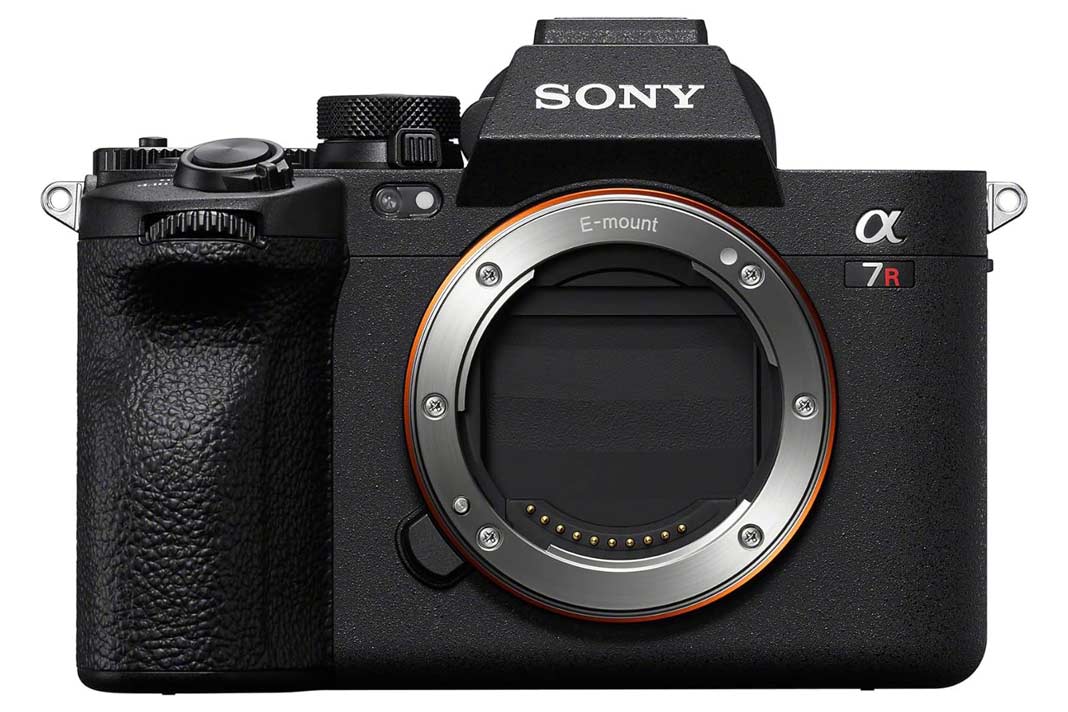 Die Sony Alpha 7R V mit dem Sensorschutz