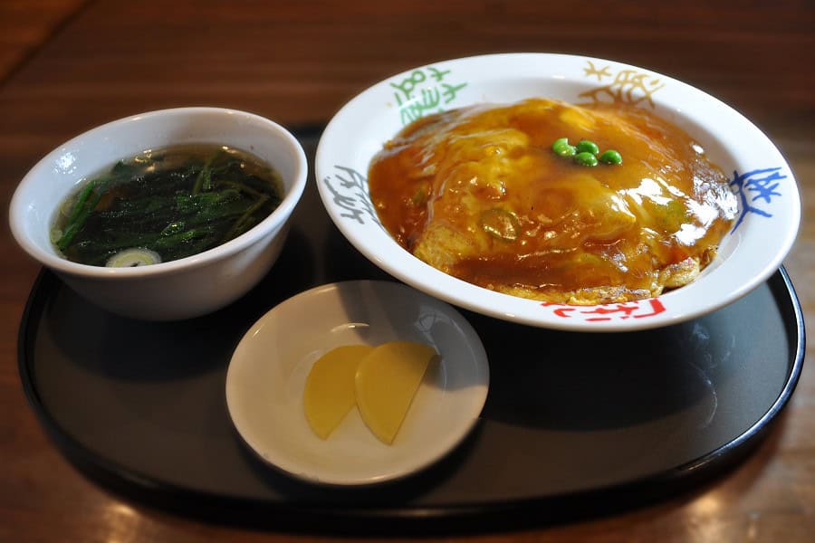 【中華レストラン とらの子】天津飯(スープ付き)990円(税抜900円) 【中華レストラン とらの子】天津飯(スープ付き)990円(税抜900円)