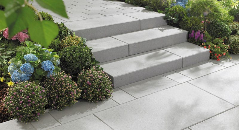 Eine Gartentreppe aus Beton-Fertigteilen herstellen Gartentreppe