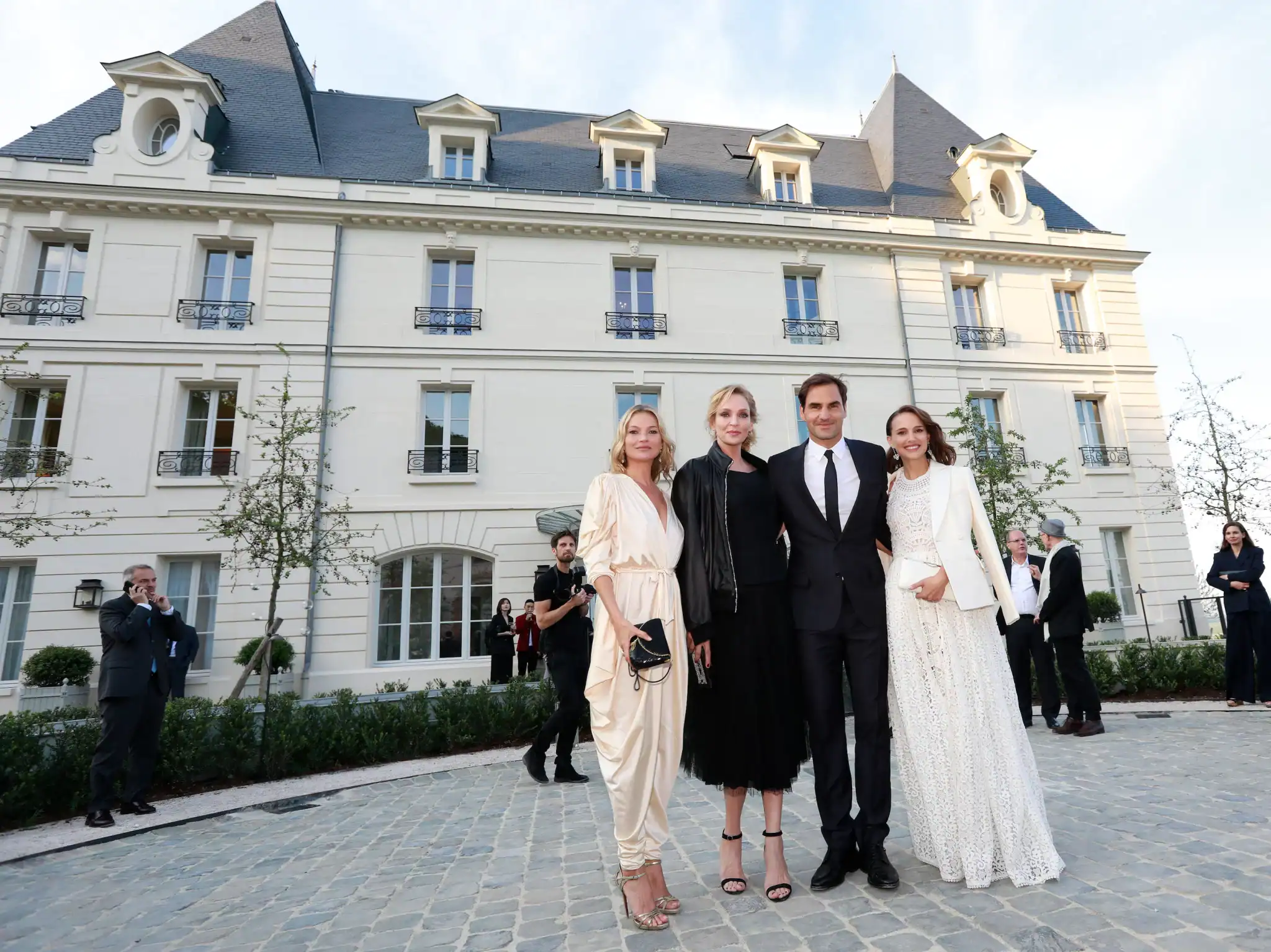 Roger Federer, Kate Moss, Uma Thurman, & Natalie Portman at Chateau de Saran
