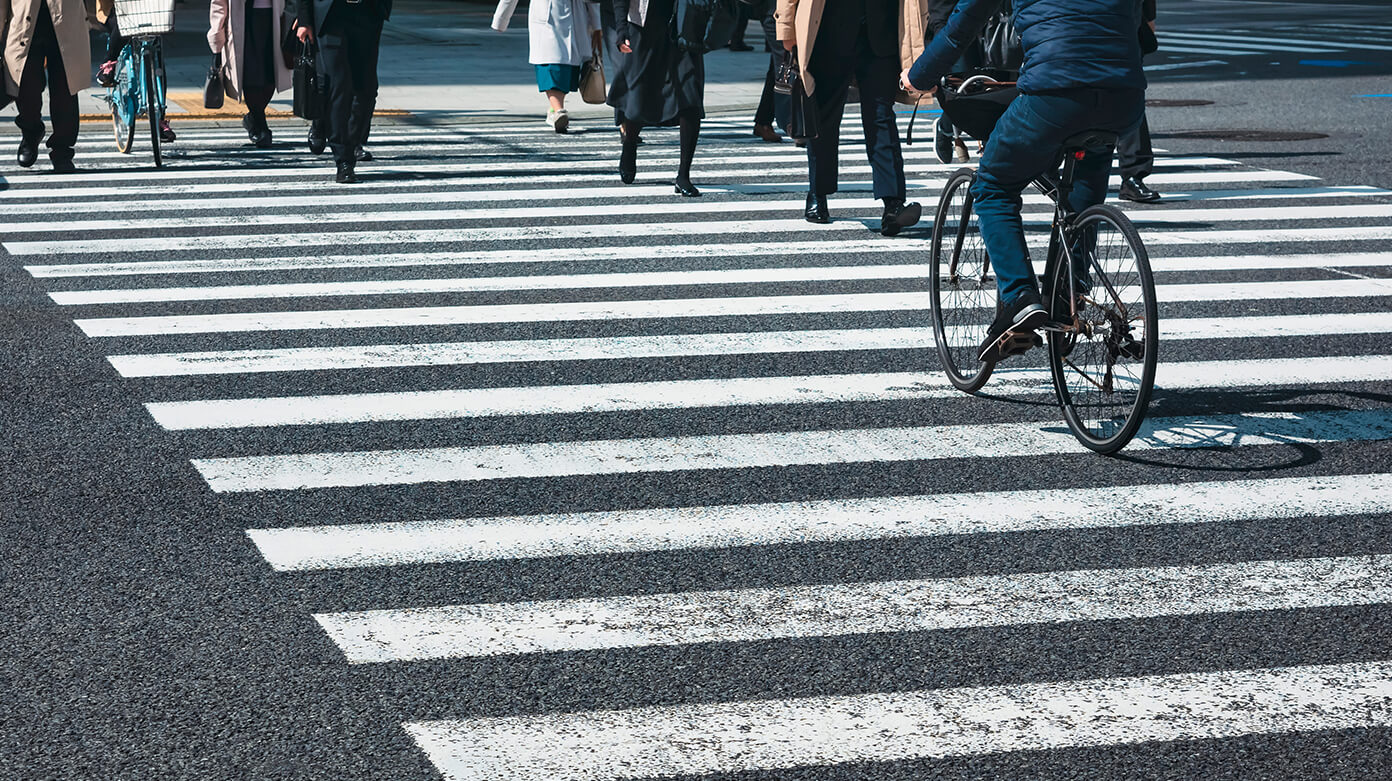 Fußgängerüberweg mit Radfahrern – Unfall mit Fußgängern und Fahrrädern und Schadensersatz in den USA Fußgängerüberweg mit Radfahrern – Unfall mit Fußgängern und Fahrrädern und Schadensersatz in den USA