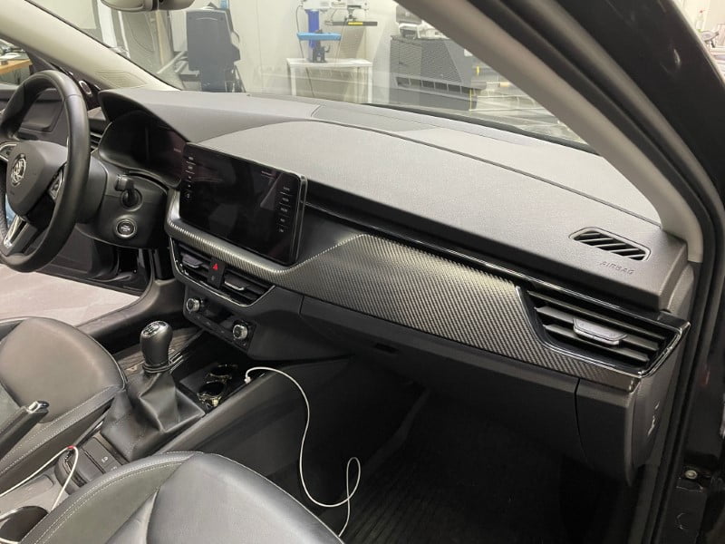 RM tintservice sittard interieur wrap dashboard skoda after