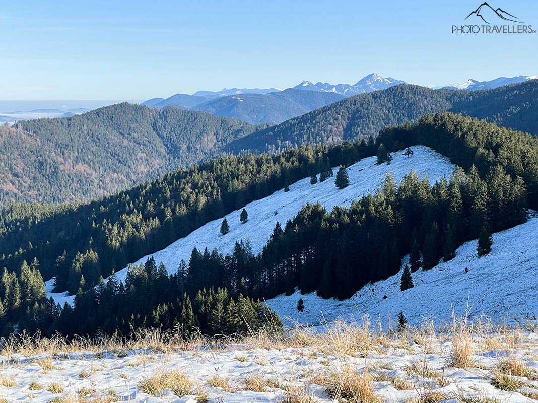 Der Blick vom Rechelkopf-Gipfel auf den Wendelstein