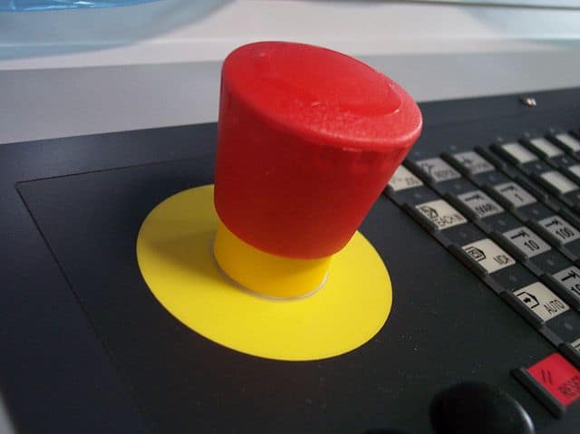 Wikimedia: Emergency Switch, Siemens Type, Stahlkocher Wikimedia: Emergency Switch, Siemens Type, Stahlkocher