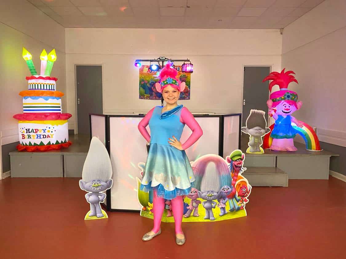 Trolls Party Entertainer Camberley Poppy Surrey Hampshire Berkshire - Childrens Party Entertainers | Surrey Hampshire and Berkshire | Treasure Box Parties Children’s party entertainer dressed as Poppy from Trolls at a birthday party in Camberley – perfect for themed parties across Surrey, Hampshire and Berkshire
