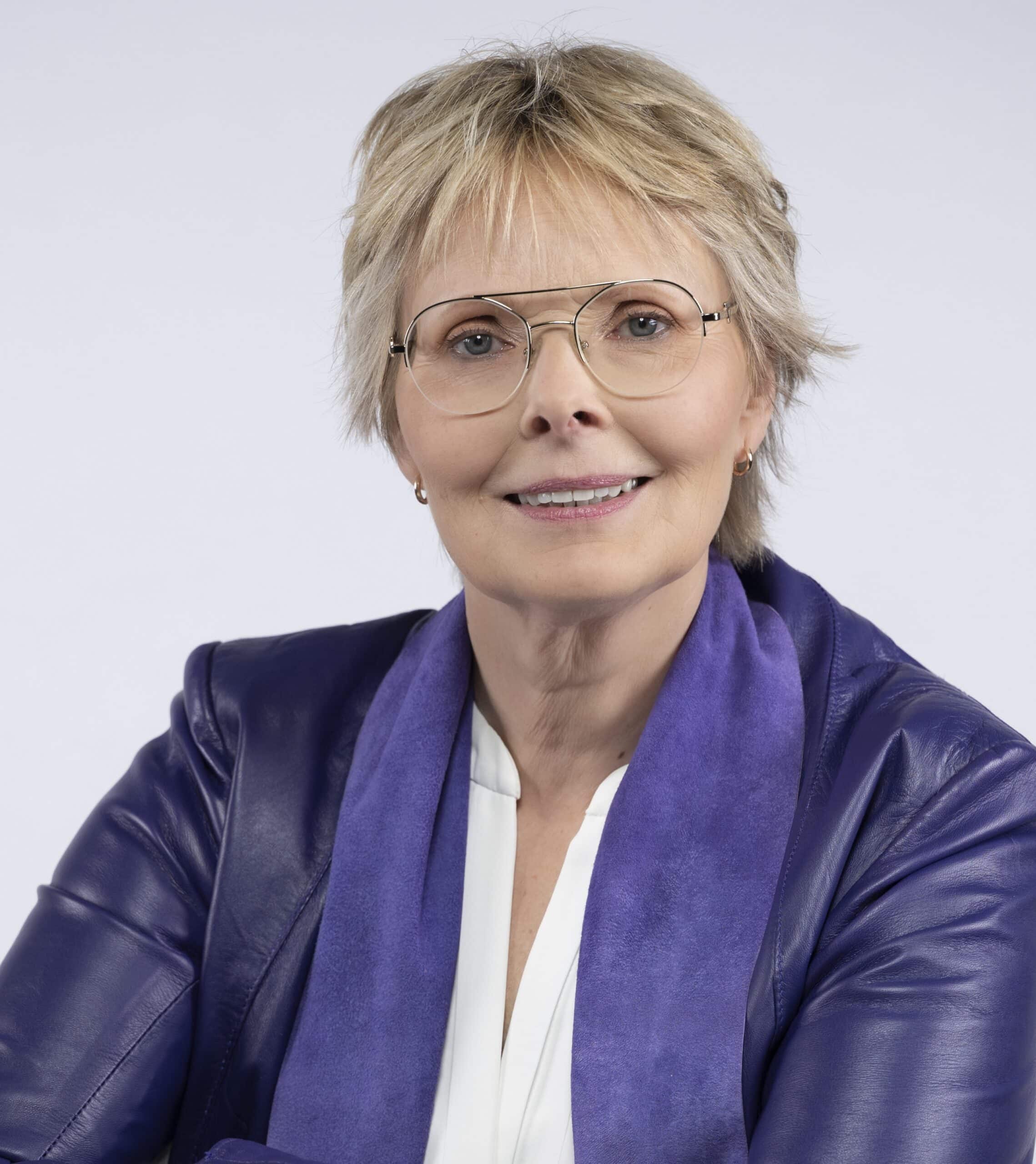 SKDUPlMTBMg Danielle ReAttachprofiel