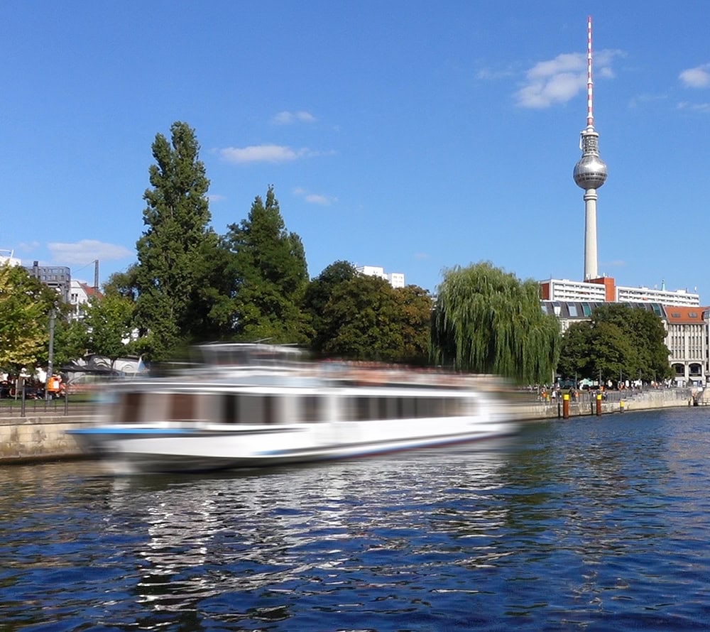 Spreefahrten Berlin Friedrichstraße - Fernsehturm Spreefahrten Berlin Friedrichstraße - Fernsehturm