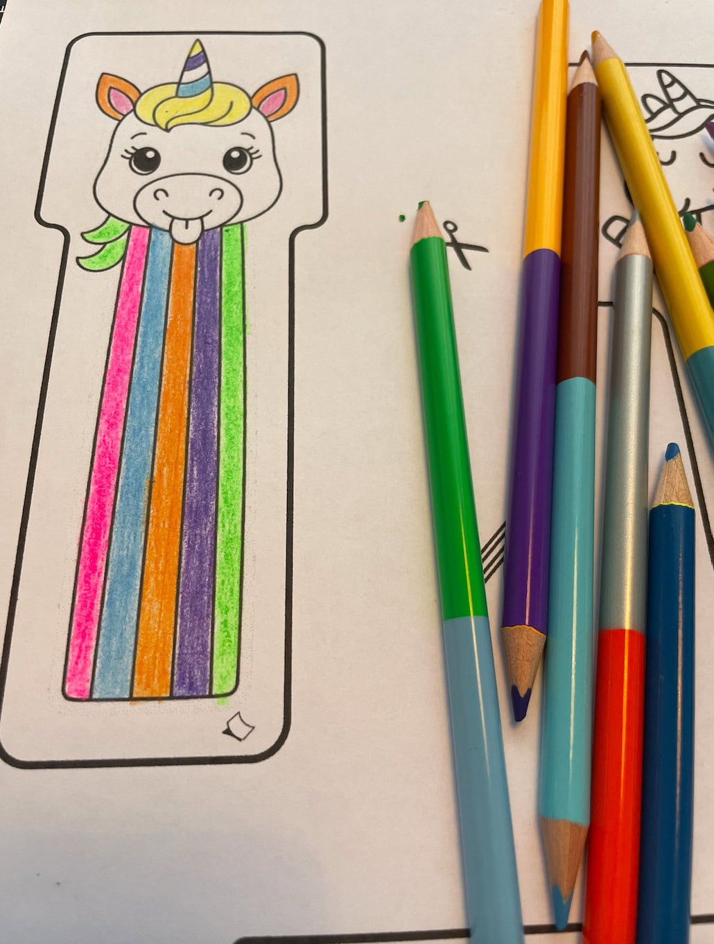 Lesezeichen basteln und ausmalen, EInhorn Vorlage