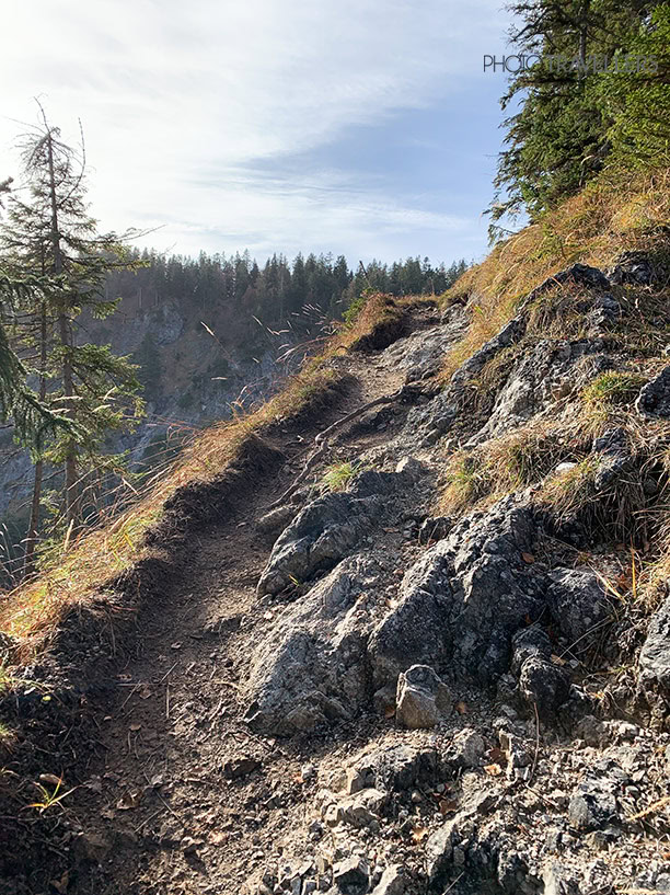 Eine leicht ausgesetzte Passage auf der Wanderung zum Staffel