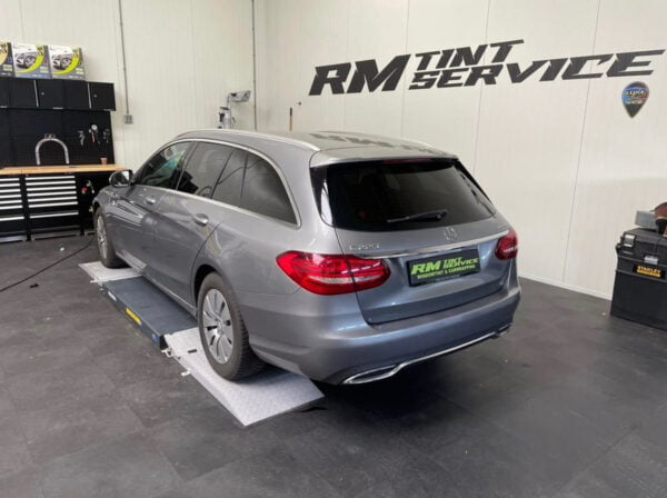 RM tintservice sittard ramen blinderen autoruiten tinten mercedes station