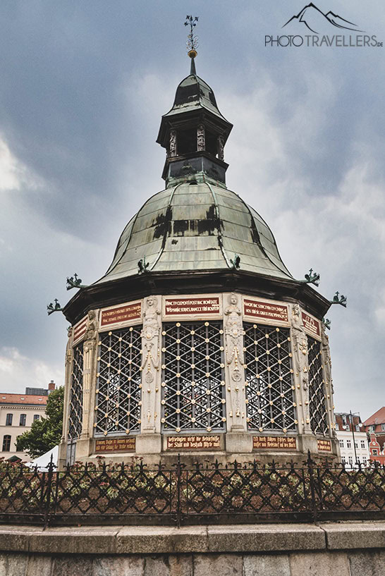 Die Wismarer Wasserkunst am Marktplatz