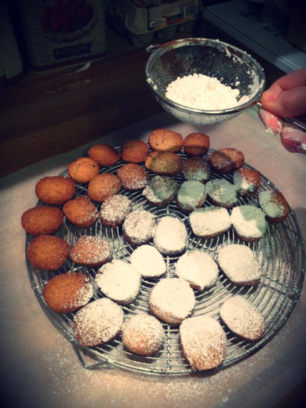 Sucre glace sur les sablés de Noël Sucre glace sur les sablés de Noël