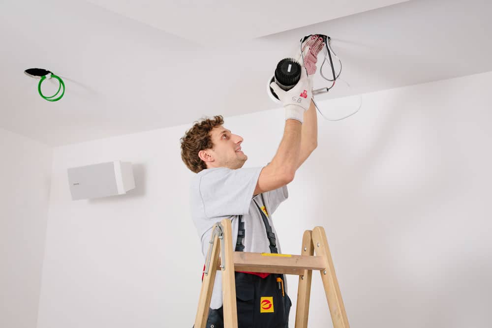 Einbauleuchte montieren