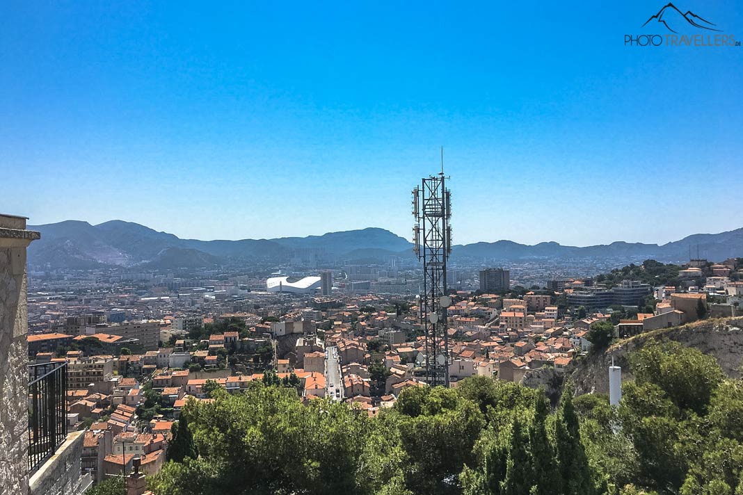 Blick von weitem auf das Dach vom Stade Vélodrome