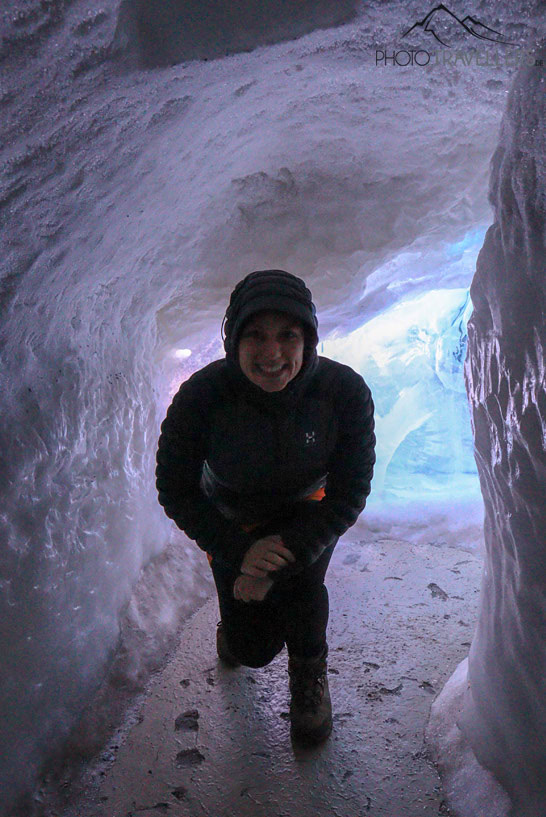 Reisejournalistin Biggi Bauer in der Eishöhle im Perlan in Reykjavík