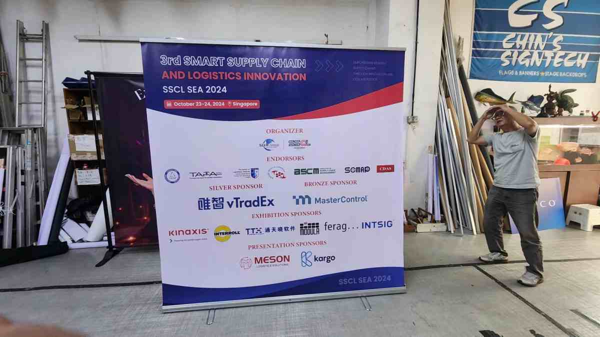 2 x 2m Pull up banner