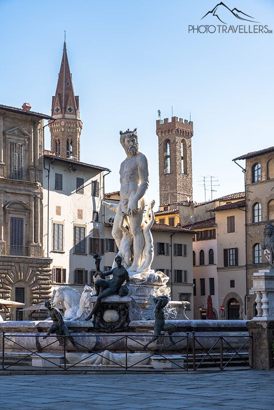 Der Neptunbrunnen auf der Piazza della Signoria in Florenz