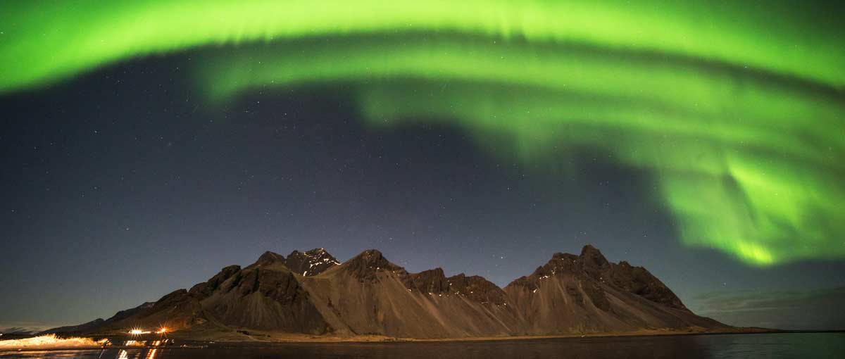 startseite-island-sehenswuerdigkeiten-2 Polarlichter über den Bergen von Stokksnes, Island