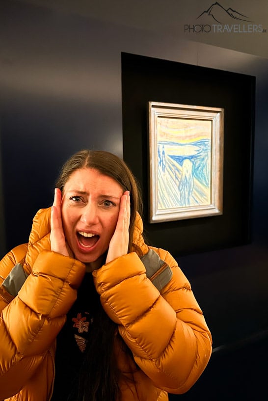 Reisebloggerin Biggi Bauer stellt den "Schrei" von Edvard Munch im Munch Museum in Oslo nach