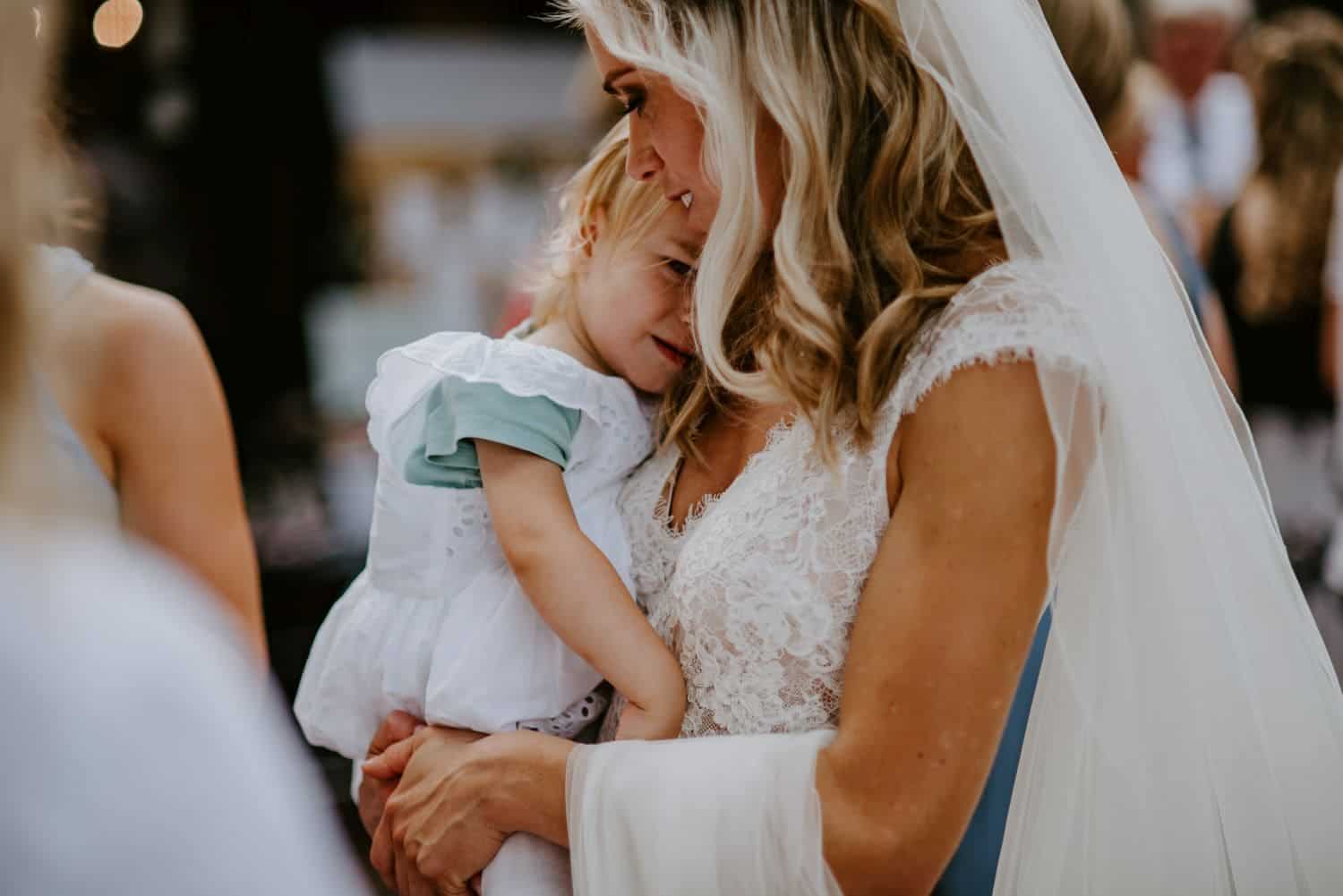 077 Hochzeitsfotograf Köln Adenbachhütte Hochzeit Adenbachhütte Hochzeit NRW Martin Luther Kirche Neuenahr Köln Bad Neuenahr Boho Vintage Hippie Elopement Vera Prinz 077 Hochzeitsfotograf Köln Adenbachhütte Hochzeit Adenbachhütte Hochzeit NRW Martin Luther Kirche Neuenahr Köln Bad Neuenahr Boho Vintage Hippie Elopement Vera Prinz