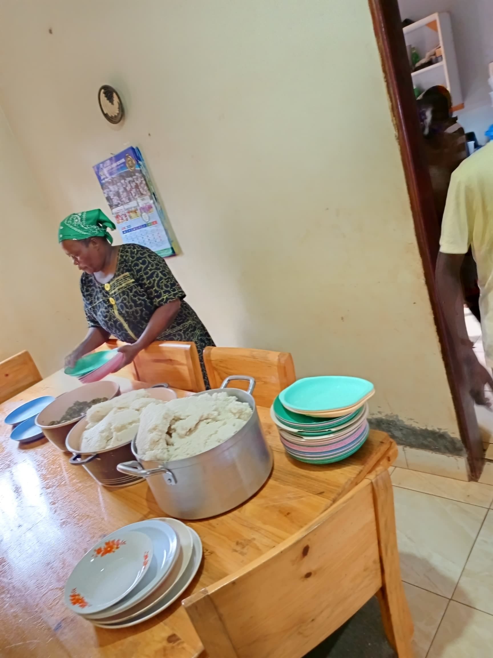 daniel-schlegel-umweltstiftung-solaroefen-in-uganda-10