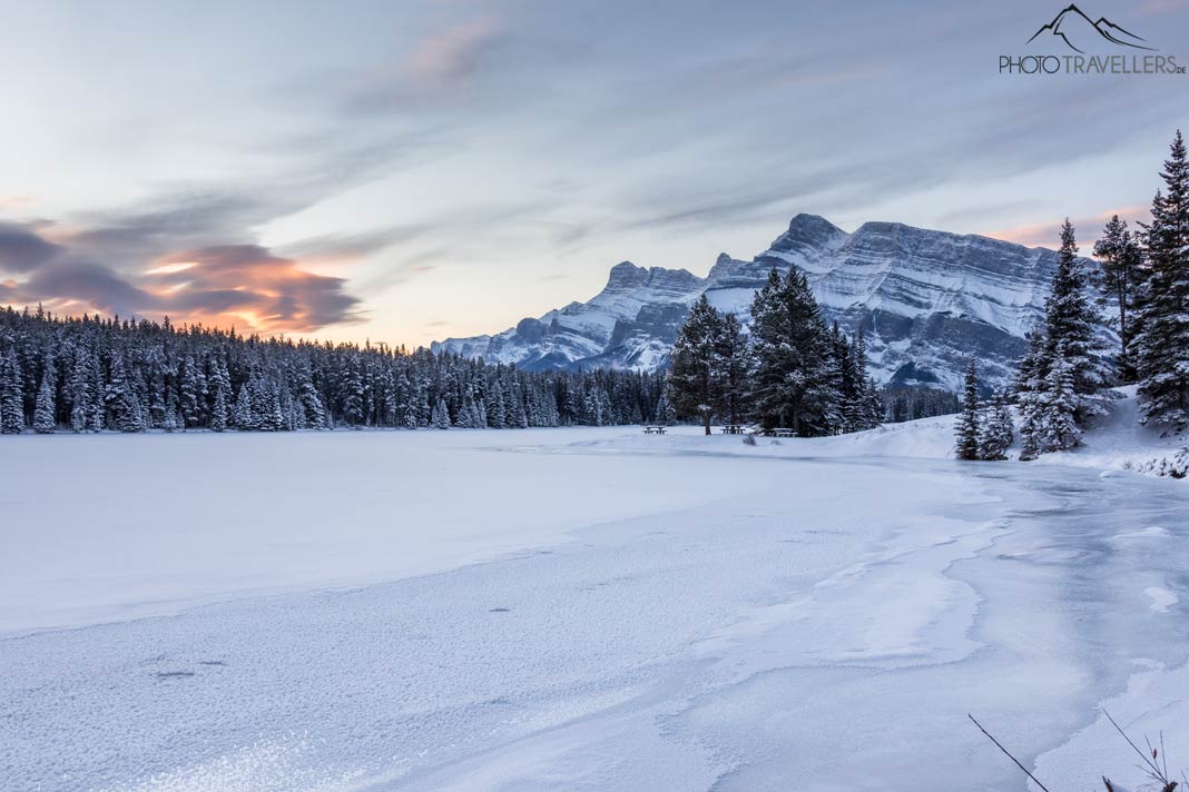 Der Two Jack Lake zum Sonnenaufgang