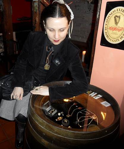 Ithilien - Decimononic jewelry exhibition - Irene Lopez Ithilien - Decimononic jewelry exhibition - Irene Lopez