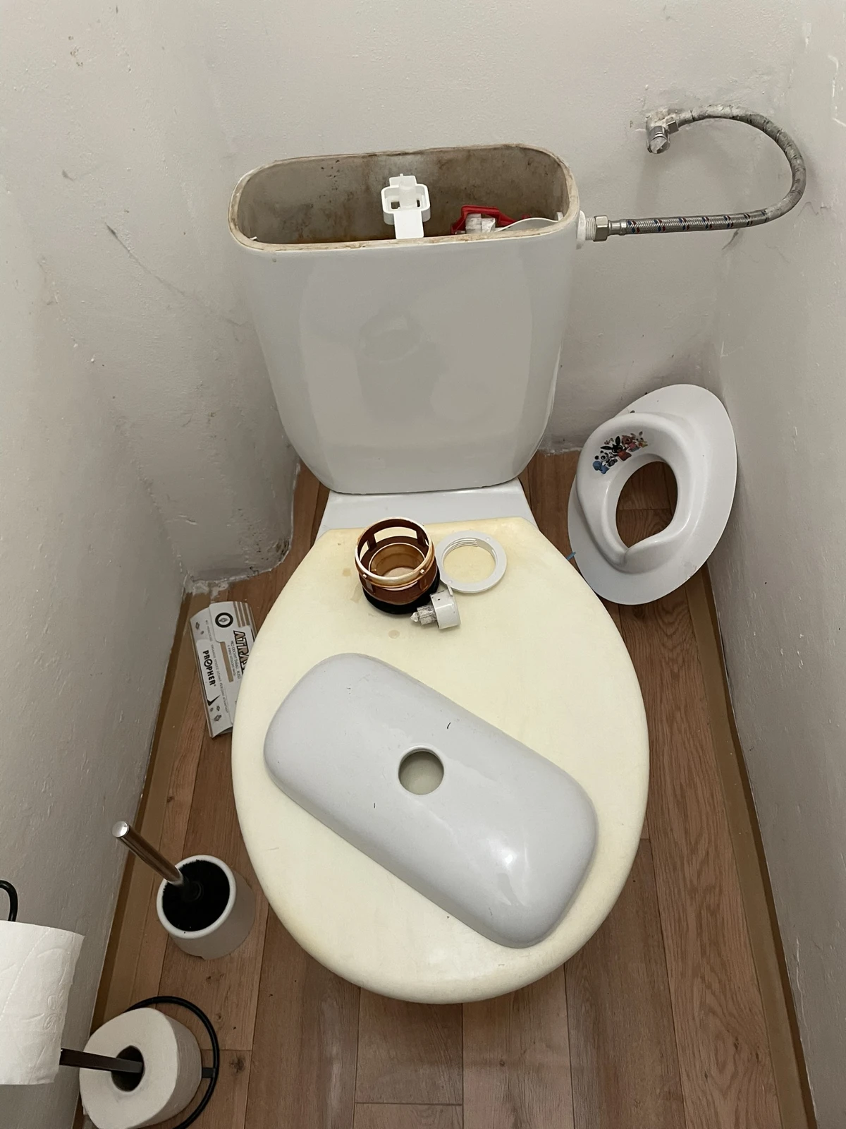 Oprava protékajícího záchodu