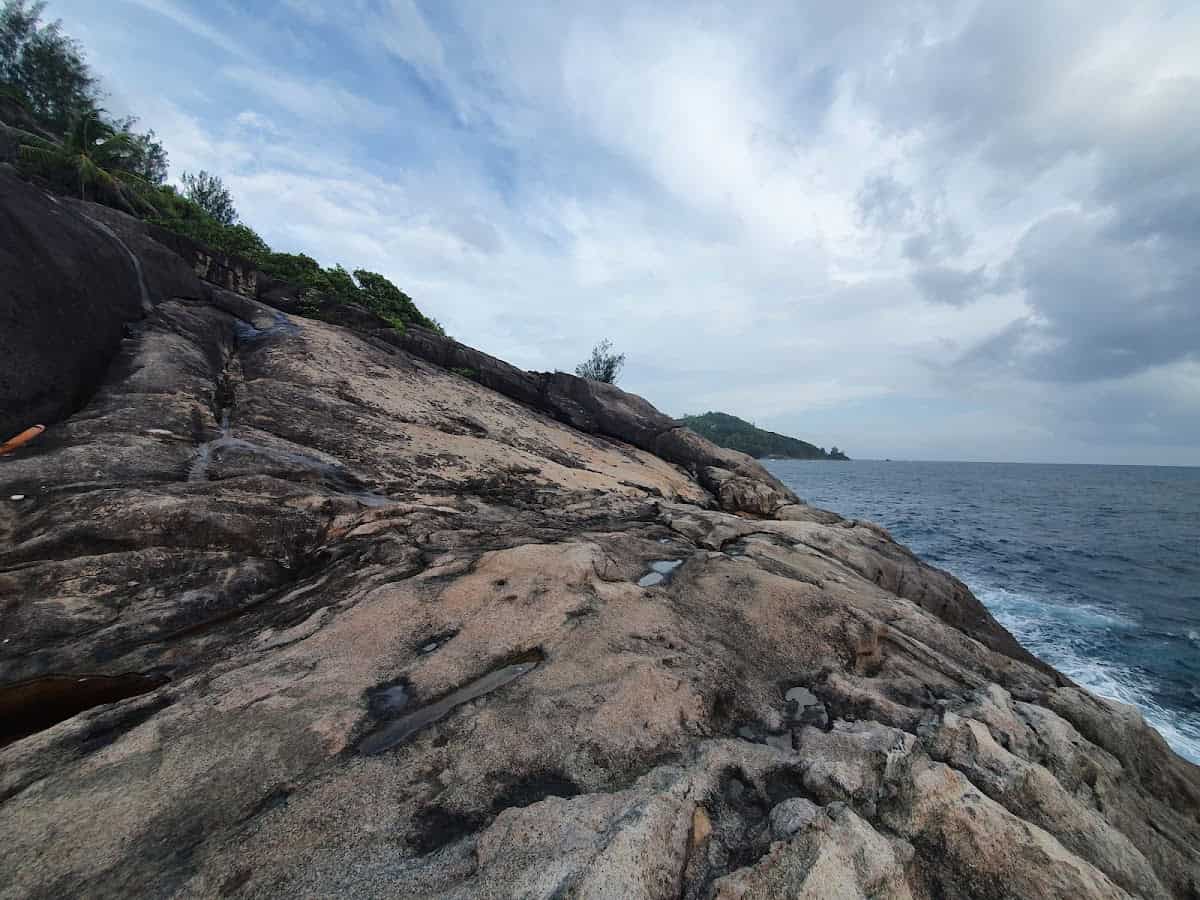 Ros Sodyer / Rock Pool – Reaching Ros Sodyer Rock Pool Ros Sodyer / Rock Pool – Reaching Ros Sodyer Rock Pool