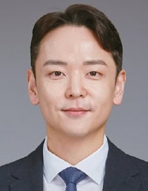 Steve Kang portrait as LA Board of Public Works chair, first Asian American leader