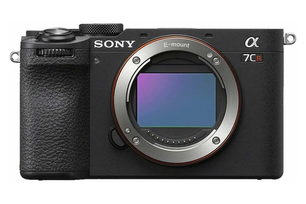Die Sony Alpha 7CR mit dem Blick auf den Sensor