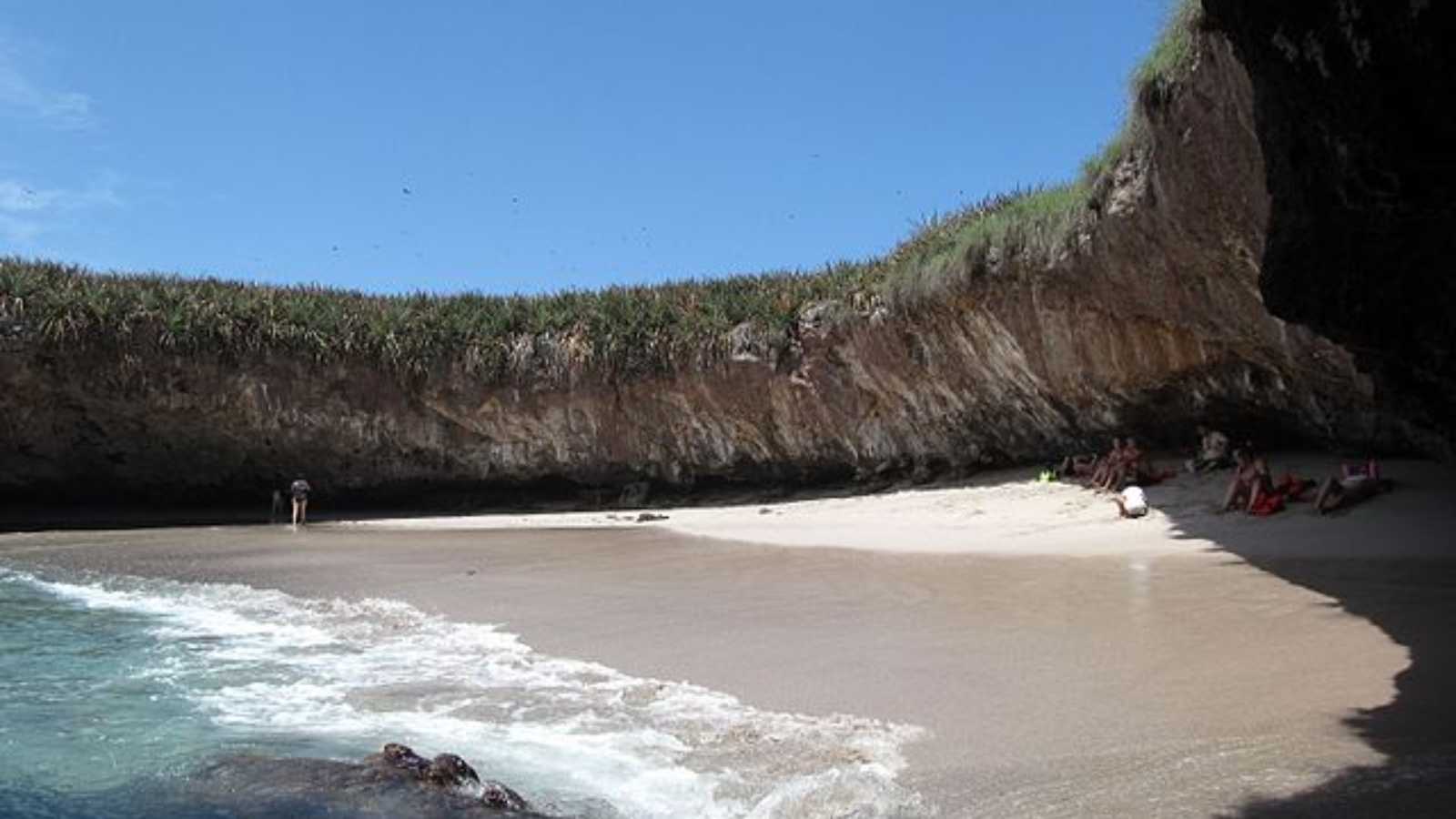 Most Stunning Mexican Islands on the Caribbean and Pacific Coasts