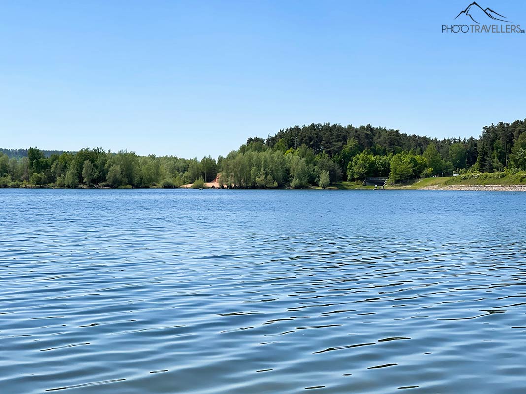 Der Blick über den Großen Brombachsee in Franken