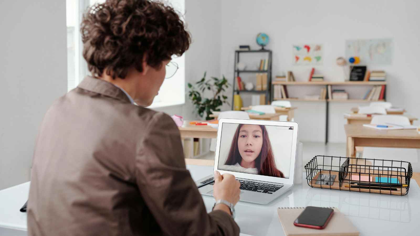 12 Remote Travel-Friendly Jobs with Paid Training You Can Start Today