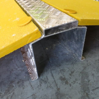 MGF-0417 Pedestrian Ramp for Large Diameter Hose