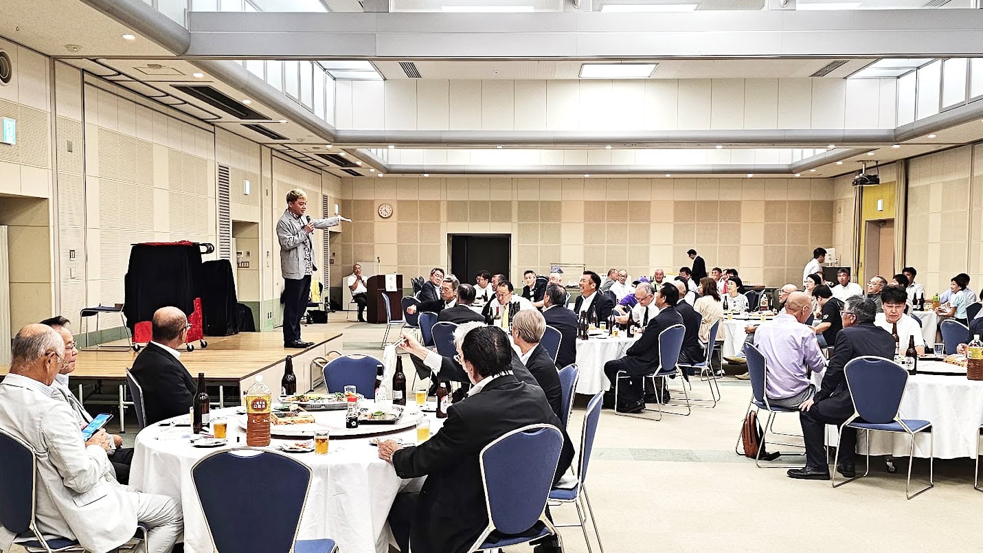 入善うるおい館で開催!入善高校同窓会総会でマジックショー 1 入善うるおい館 マジックショー