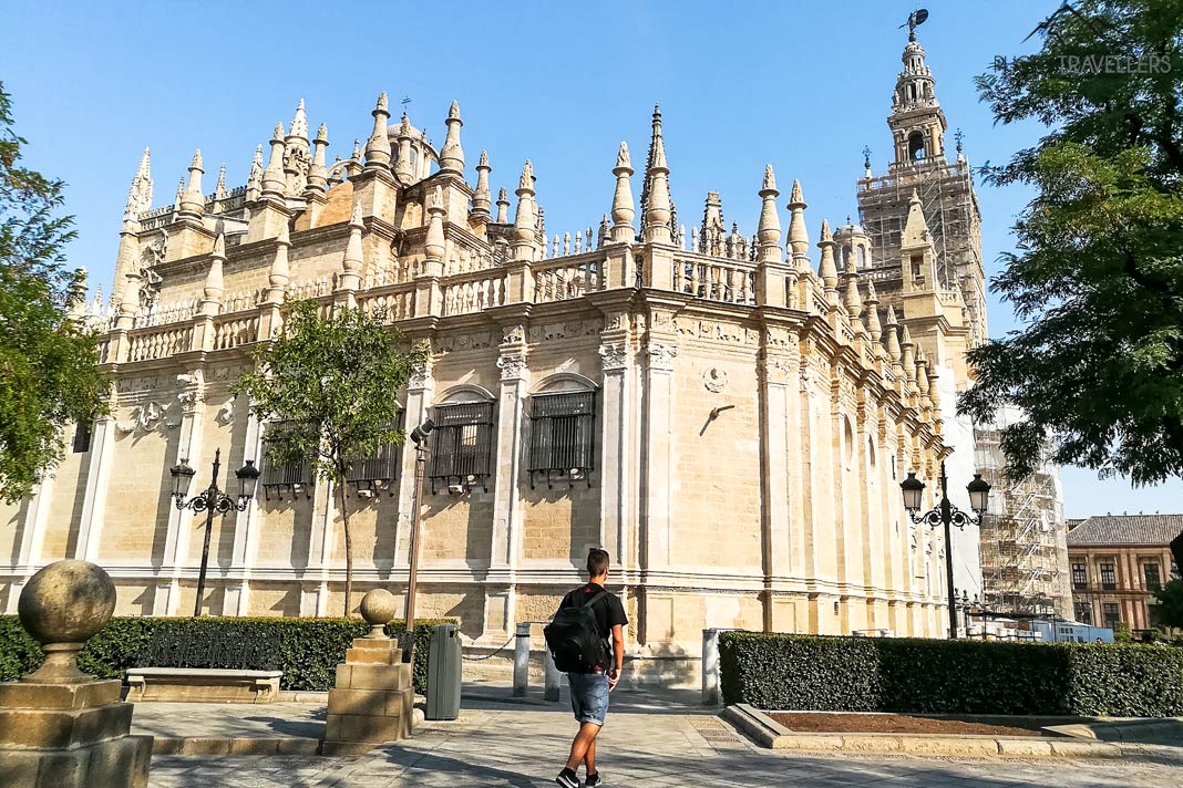 Claudio vor der Kathedrale Santa Maria de la Sede