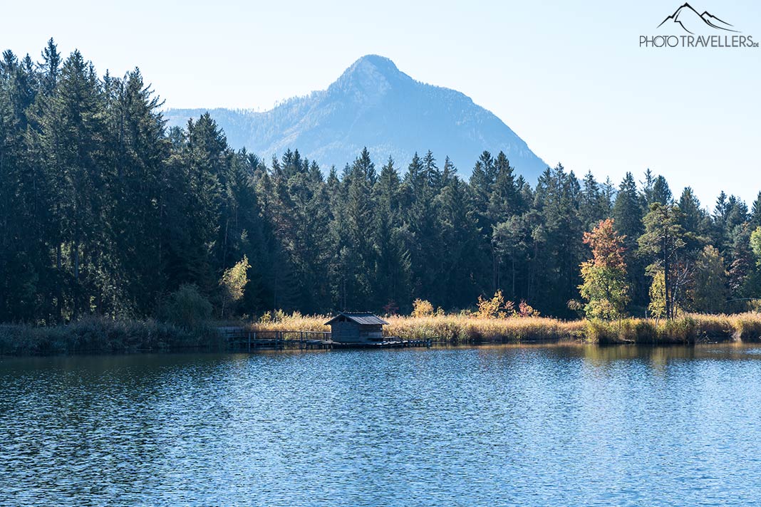 Der Blick über den Völser Weiher in den Dolomiten