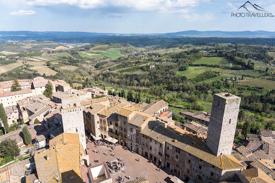 Der Blick vom Torre Grossa auf die Piazza della Cisterna in San Gimignano