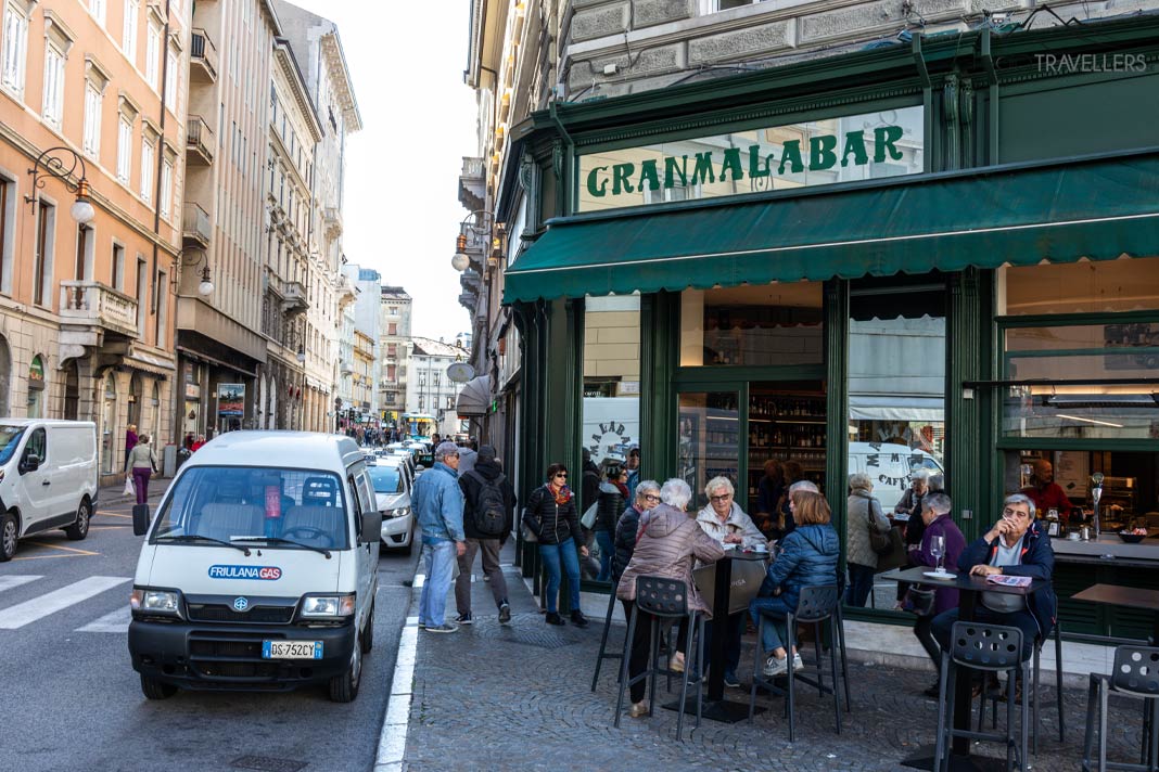 Die Bar Gran Malabar ist bei Einheimischen beliebt