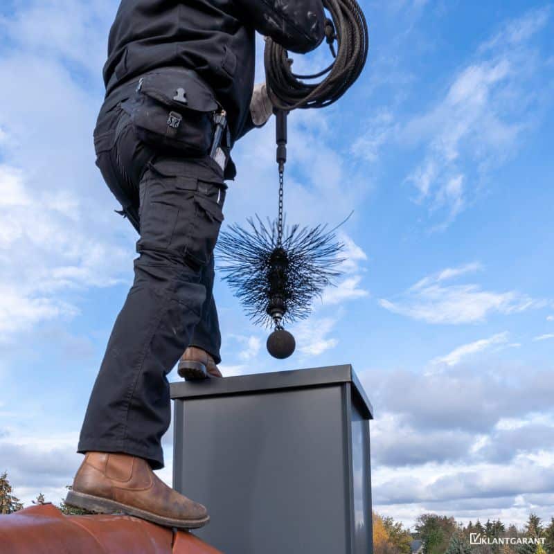klantgarant schoorsteen schoonmaken via dak